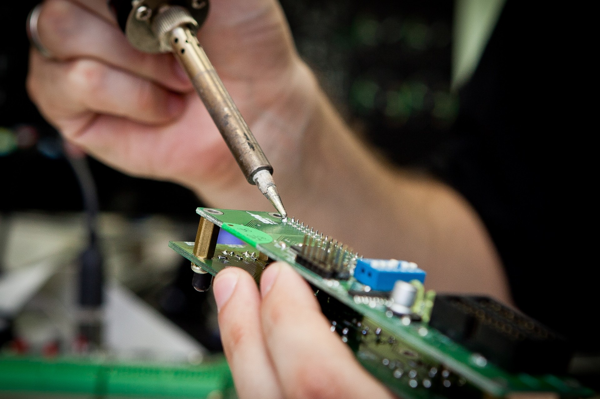 Lançado em setembro de 2023, o programa Semicondutores RS prevê uma série de medidas focadas em inovação e tecnologia para o desenvolvimento da cadeia